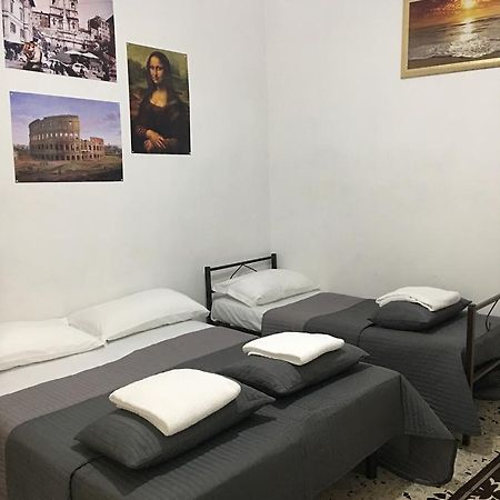 Хостел New Golden House Рим Екстер'єр фото