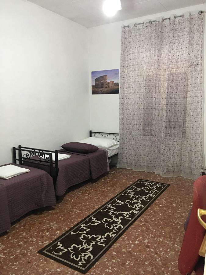 Хостел New Golden House Рим Екстер'єр фото